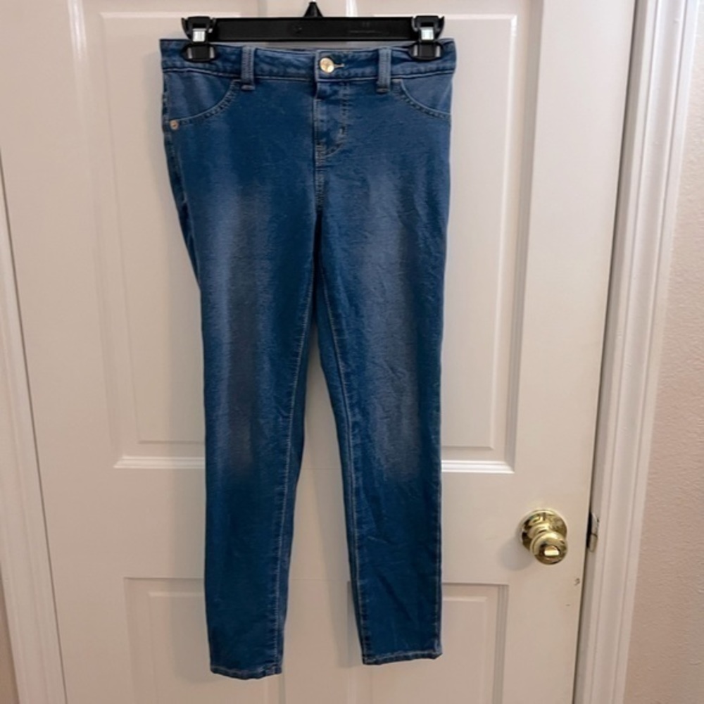 Cat & Jack girls Jegging. Size large (10/12). Girls jeans.